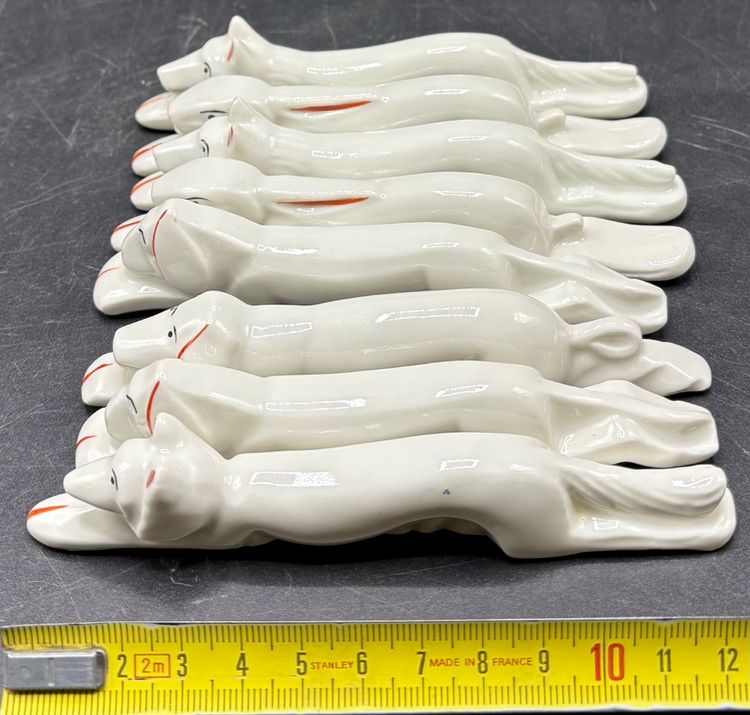 8 KNIFE HOLDERS
