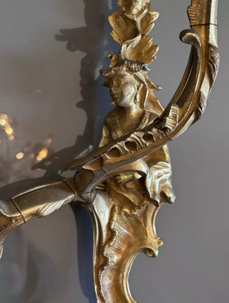 Grandes appliques XIXème aux Chinois en bronze doré & Ciselé. Hauteur 48cm