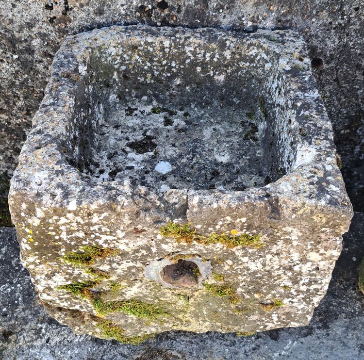 Small square hardstone trough 19th century
