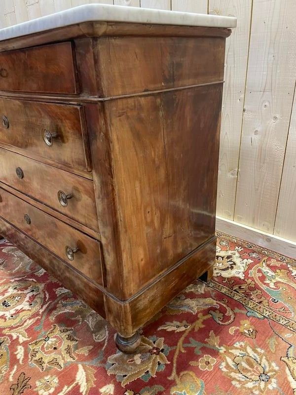 Commode époque Restaurarion en noyer et marbre blanc 