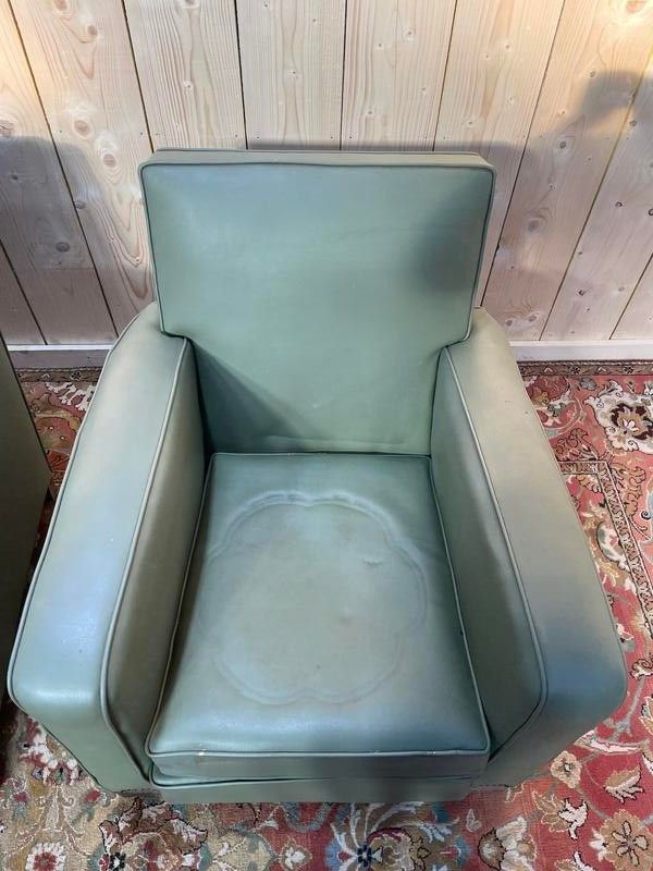 Paire de fauteuils club en Skaï vert 1940