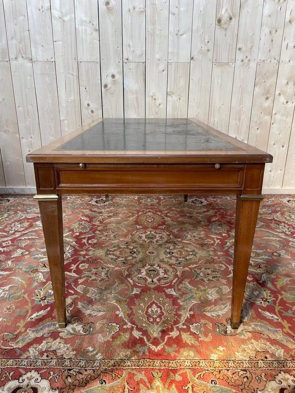 Bureau plat de style Louis XVI cuir noir 