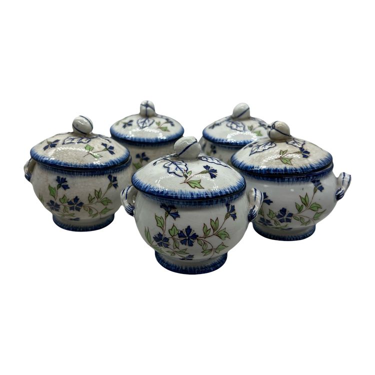 Ensemble de 5 pots de crème anciens – Creil & Montereau – Décor de bleuets – Service barbeau