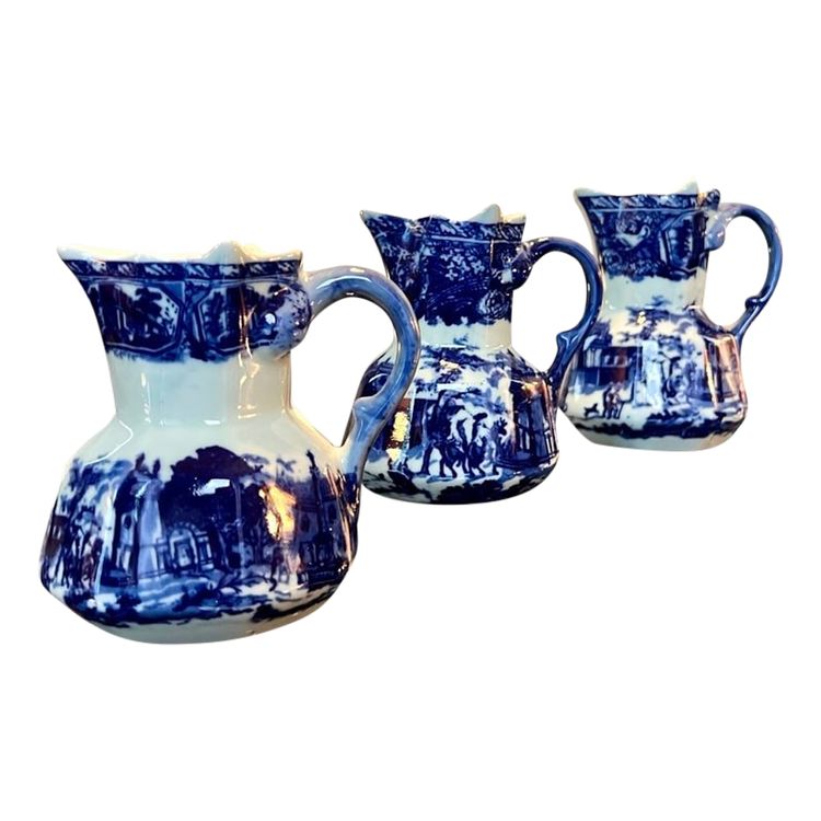 Pichets En Céramique Anglaise Ironstone - Carafes - XXe Siècle