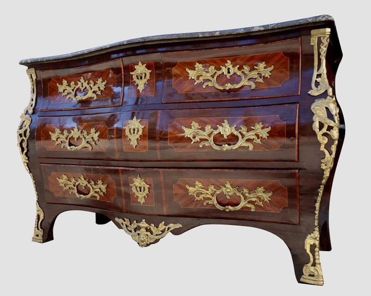 Commode tombeau estampillée Mondon