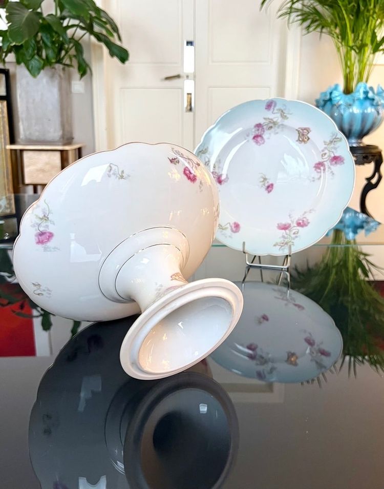 Compotier Et Plat De Service Porcelaine - Décor Monogrammes Fleurs d'œillets