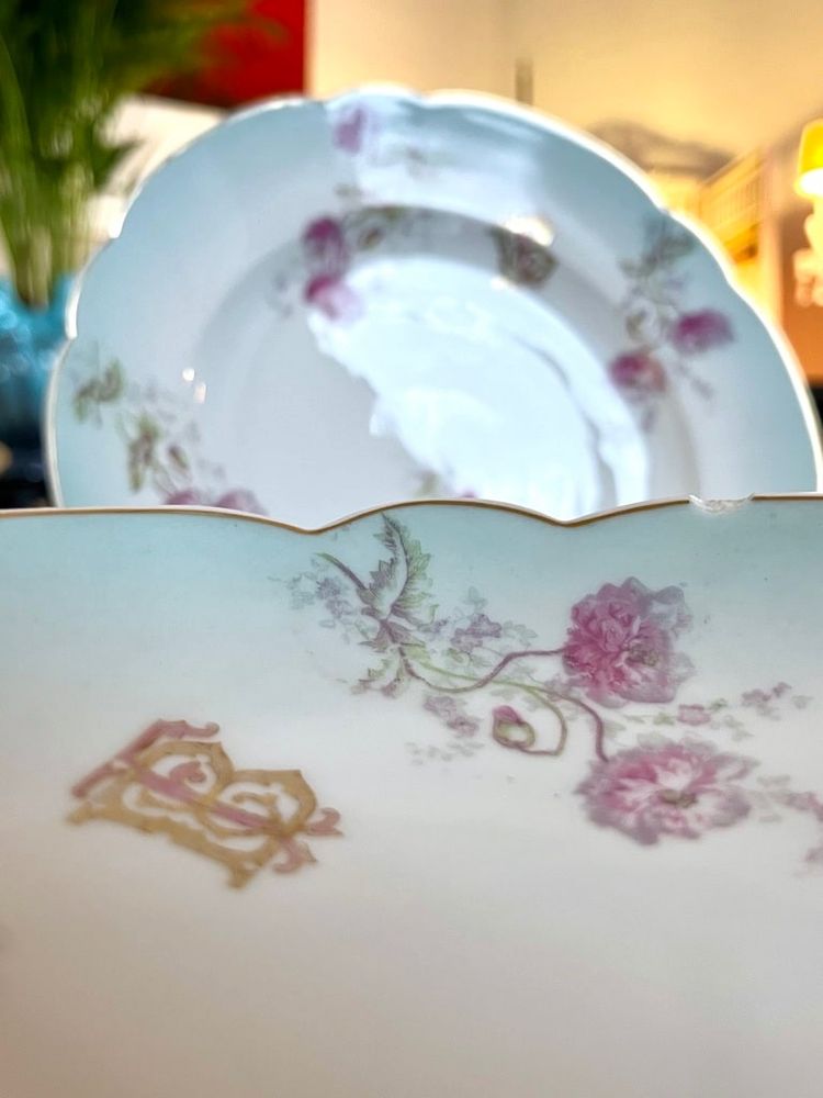 Compotier Et Plat De Service Porcelaine - Décor Monogrammes Fleurs d'œillets