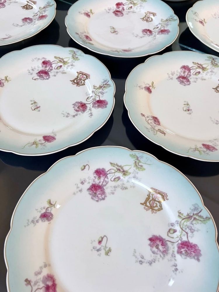 Assiettes à Entremets Dessert En Porcelaine - Décor Fleurs d'œillets Initiales TB - Service De Table