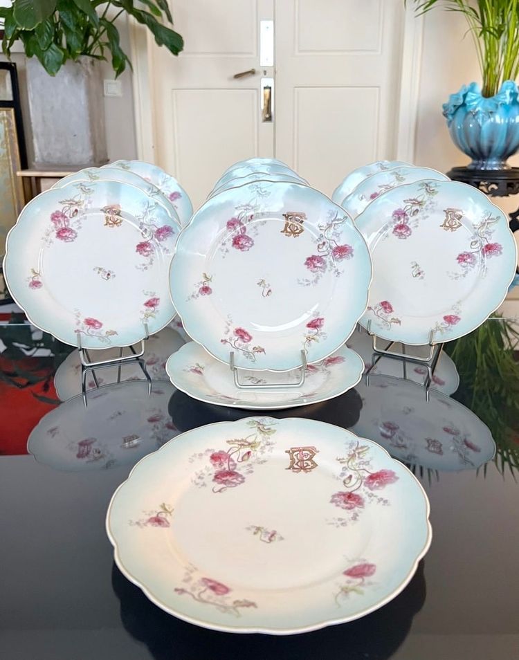 Assiettes à Entremets Dessert En Porcelaine - Décor Fleurs d'œillets Initiales TB - Service De Table