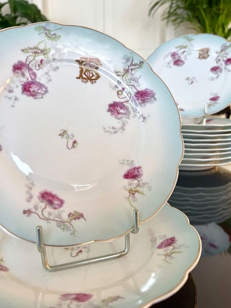 Assiettes à Entremets Dessert En Porcelaine - Décor Fleurs d'œillets Initiales TB - Service De Table