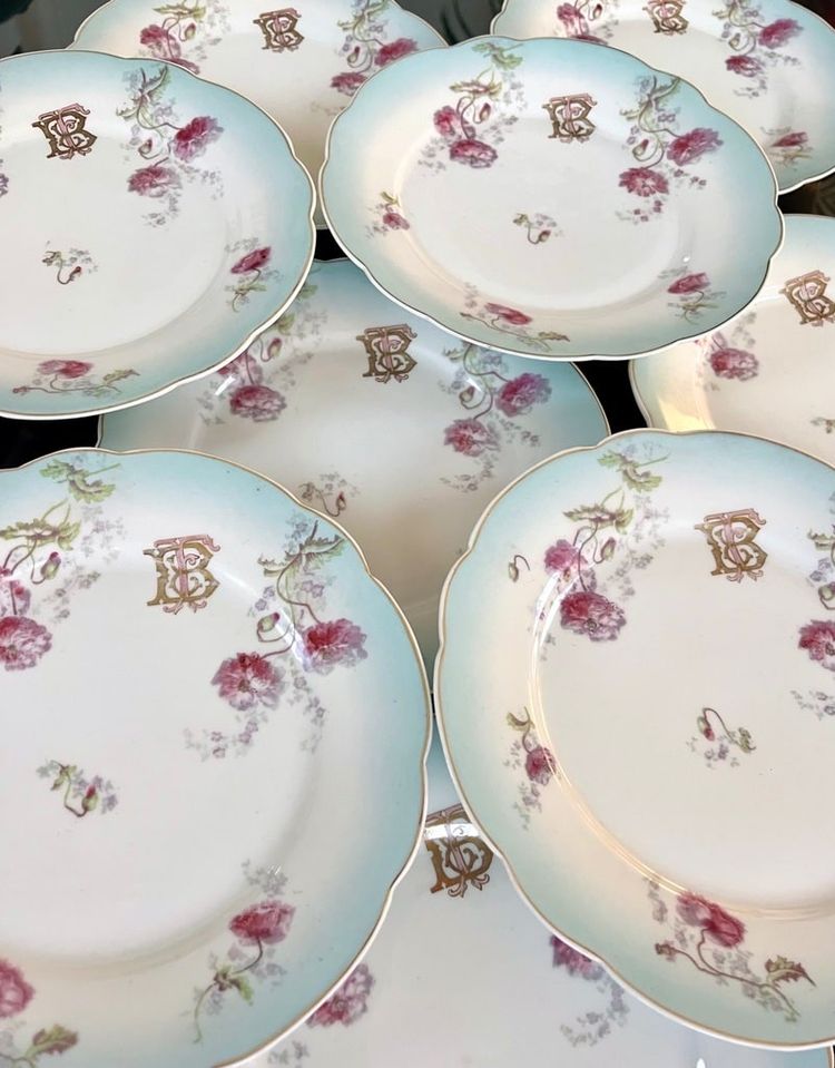 Assiettes à Entremets Dessert En Porcelaine - Décor Fleurs d'œillets Initiales TB - Service De Table