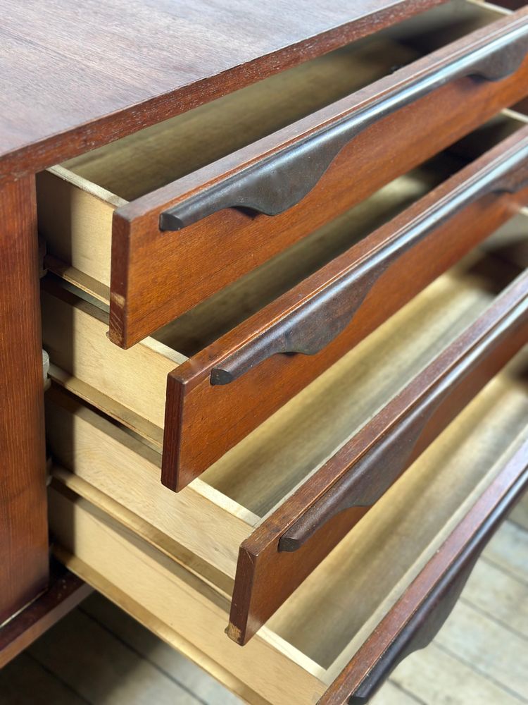 Vintage Teakholz-Schrank von Jentique furniture 1960