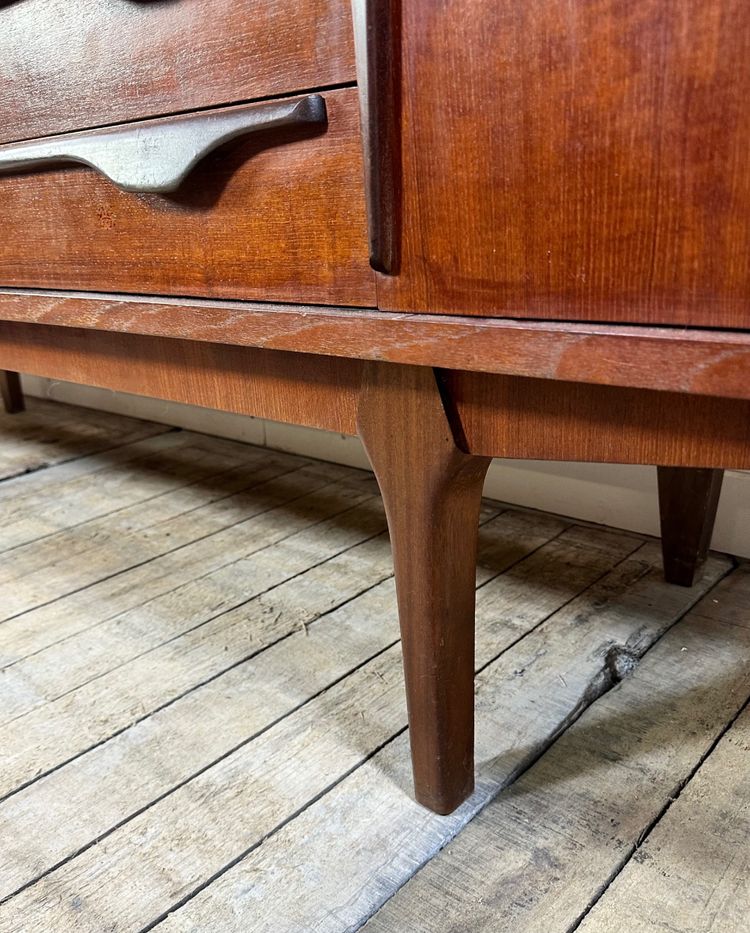 Vintage Teakholz-Schrank von Jentique furniture 1960