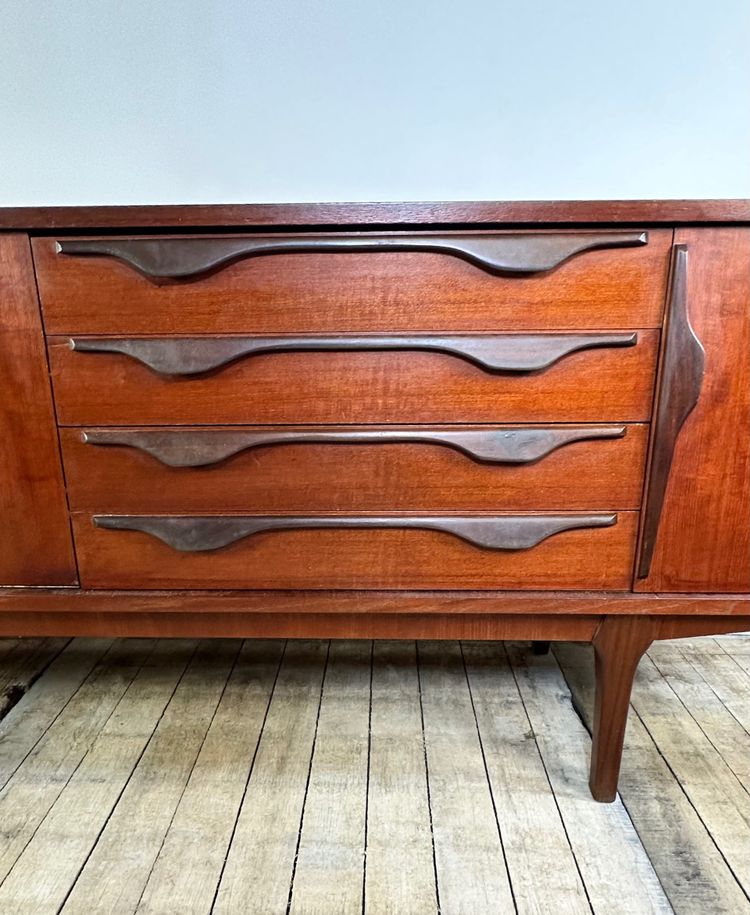 Vintage Teakholz-Schrank von Jentique furniture 1960
