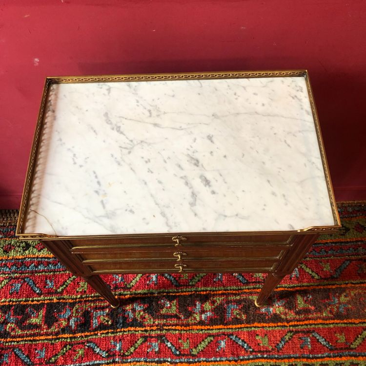 Table de salon estampillée, époque Louis XVI