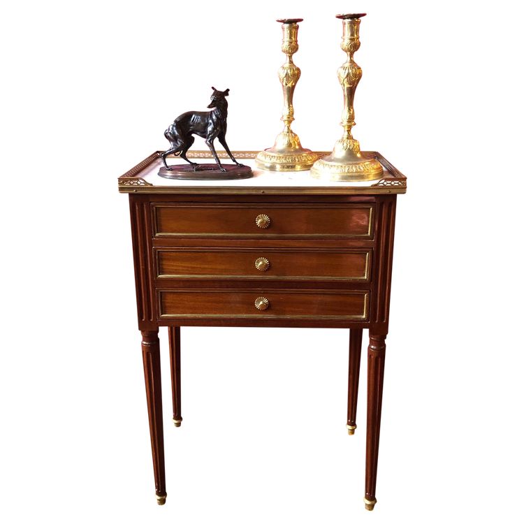 Table de salon estampillée, époque Louis XVI