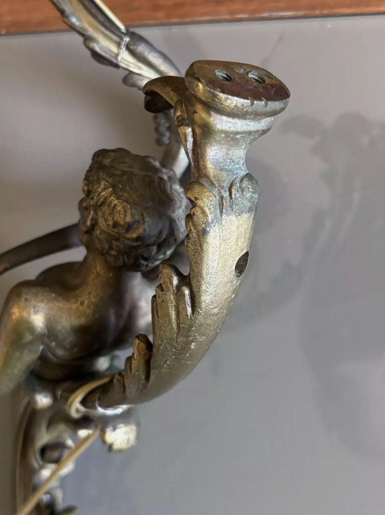 Grandes appliques XIXème en bronze doré ciselé, a décor de faunes/satyres H Total 60cm