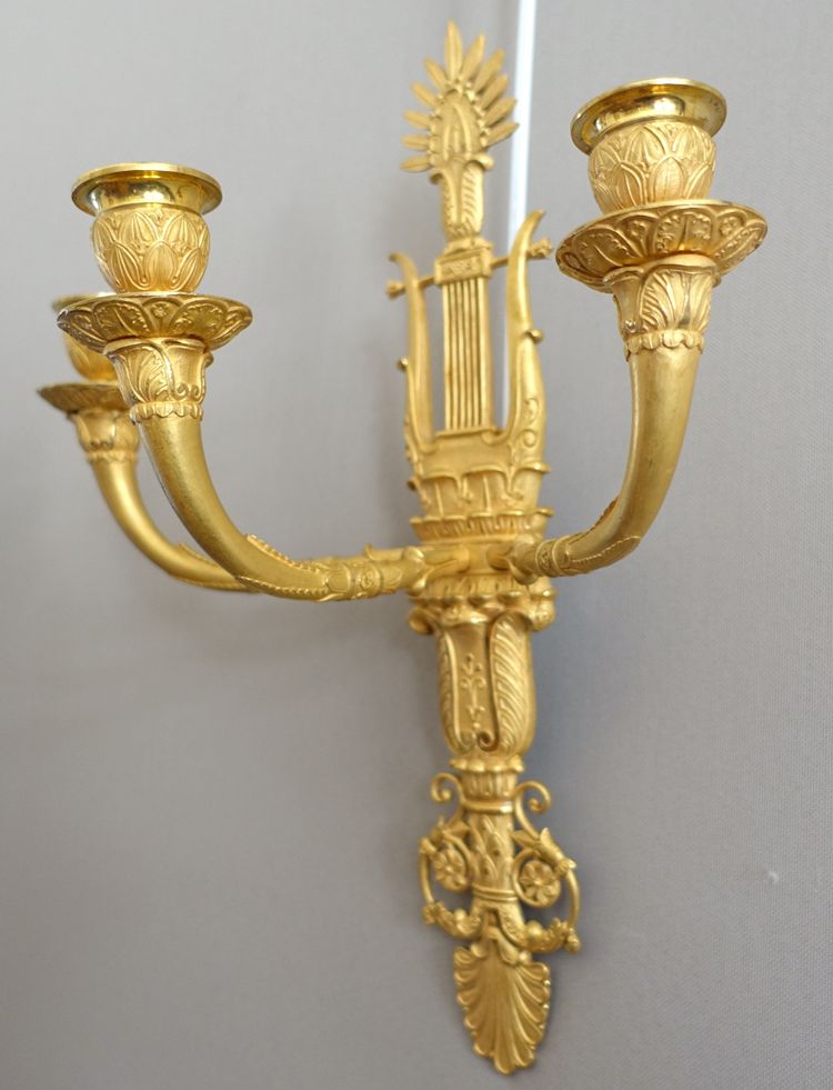 Coppia di appliques in stile impero in bronzo dorato con mercurio, a 3 bracci - attribuite a Claude Galle
