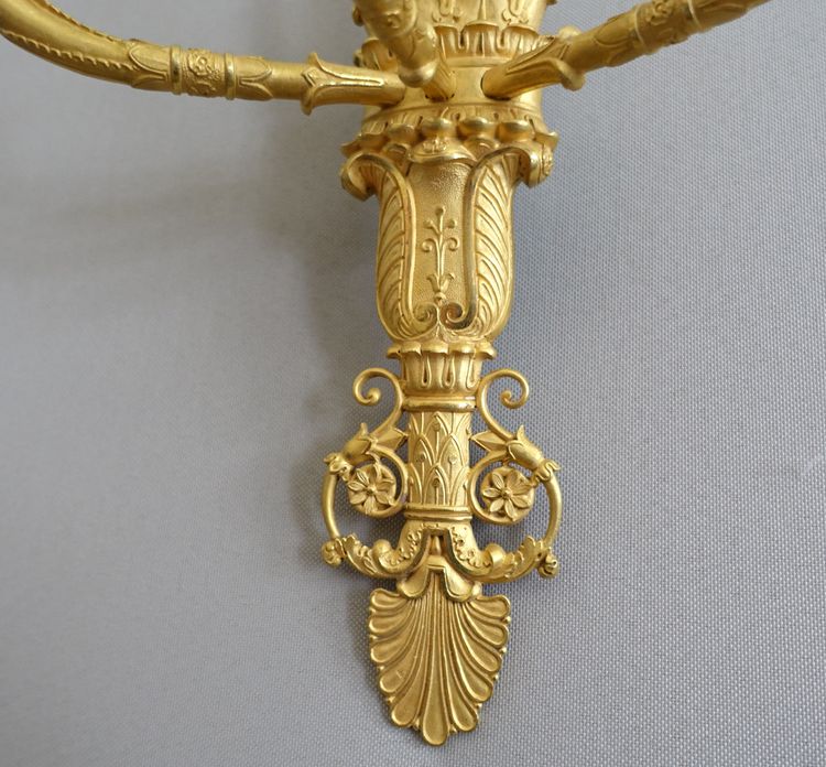 Coppia di appliques in stile impero in bronzo dorato con mercurio, a 3 bracci - attribuite a Claude Galle