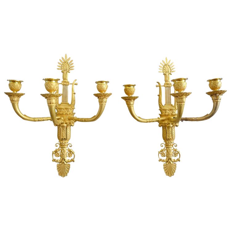 Coppia di appliques in stile impero in bronzo dorato con mercurio, a 3 bracci - attribuite a Claude Galle