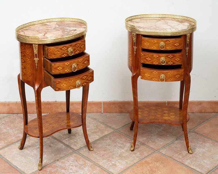 Paire de chevets anciens de forme ovoïde, France, XIXe siècle.