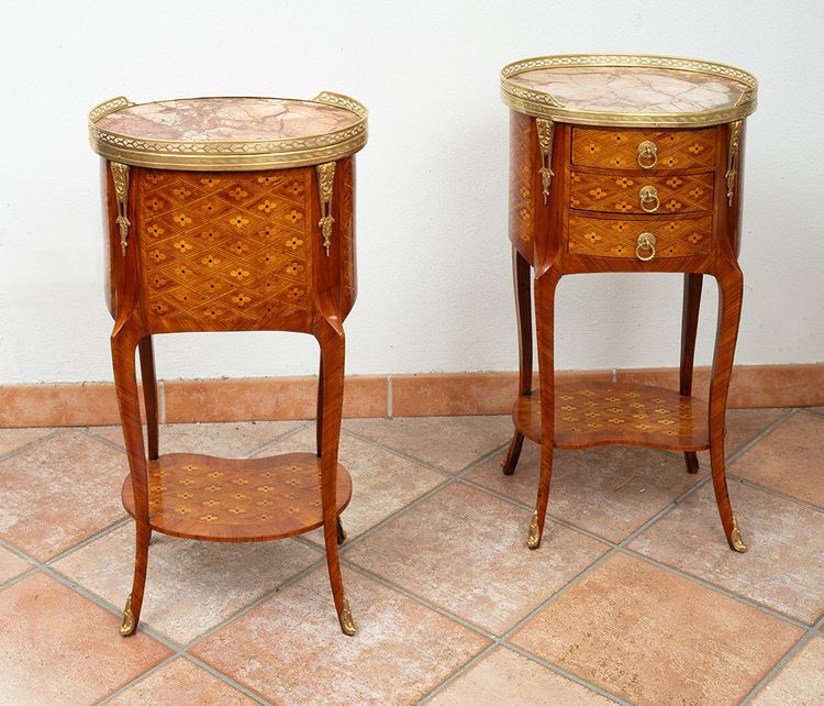 Paire de chevets anciens de forme ovoïde, France, XIXe siècle.