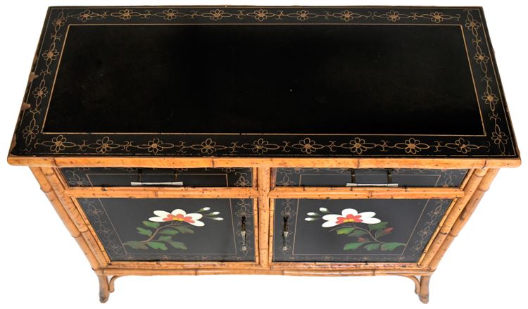 Japanese sideboard in bamboo and black lacquer enhanced with polychrome flowers