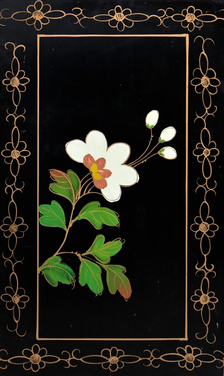 Japanese sideboard in bamboo and black lacquer enhanced with polychrome flowers