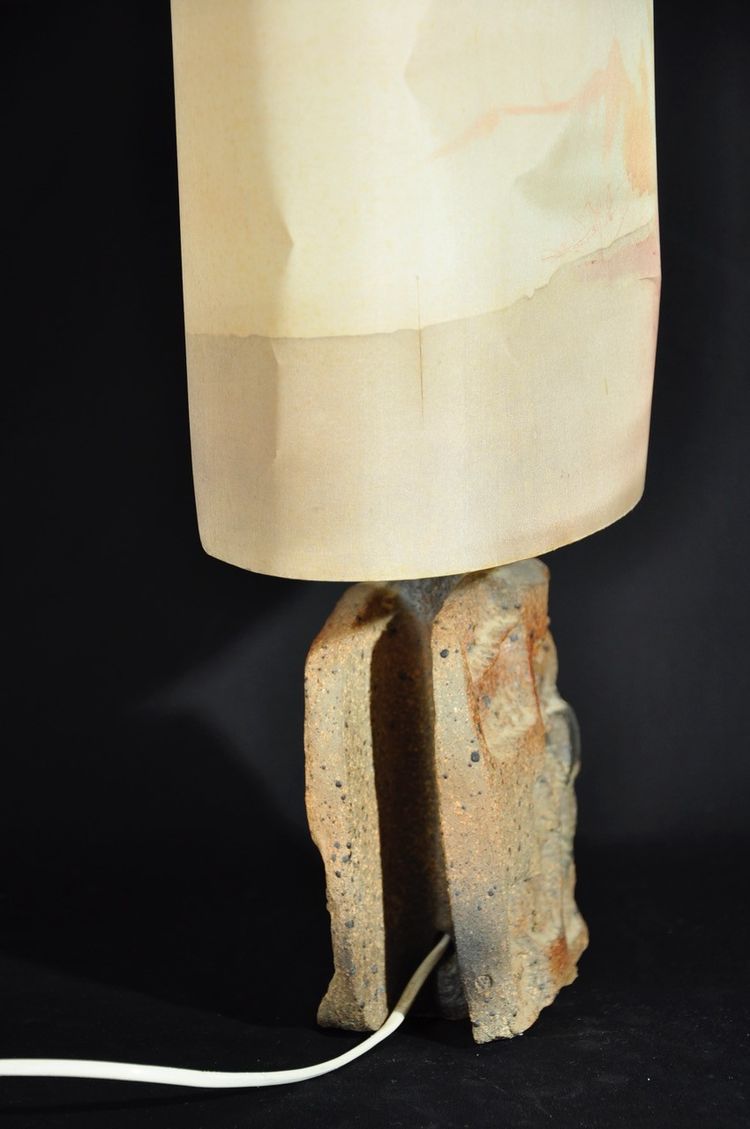 Lampe en grès Atelier Palègre circa 1970, abat-jour en soie peinte