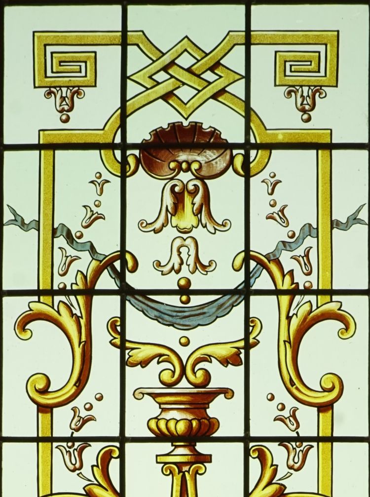 Stained glass - Stained glass windows - Shell and scroll decoration