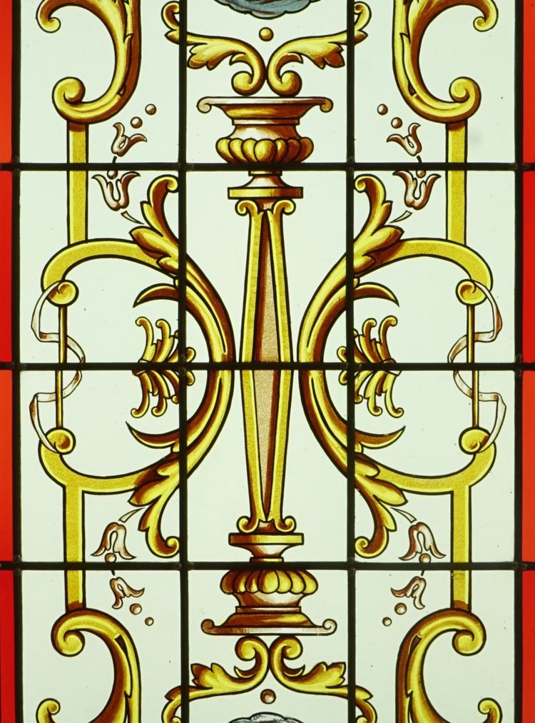 Stained glass - Stained glass windows - Shell and scroll decoration