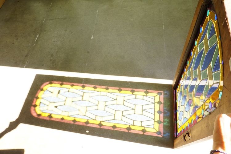 Stained glass - Stained glass windows - Colored glass with cabochons