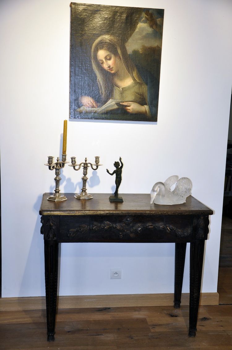 Console Louis XVI provençale .  Noyer  sculpté, Fin XVIIIe Siècle