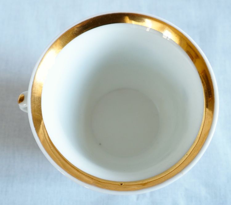 Large breakfast cup in fine gold-gilded Paris porcelain and its vermeil spoon