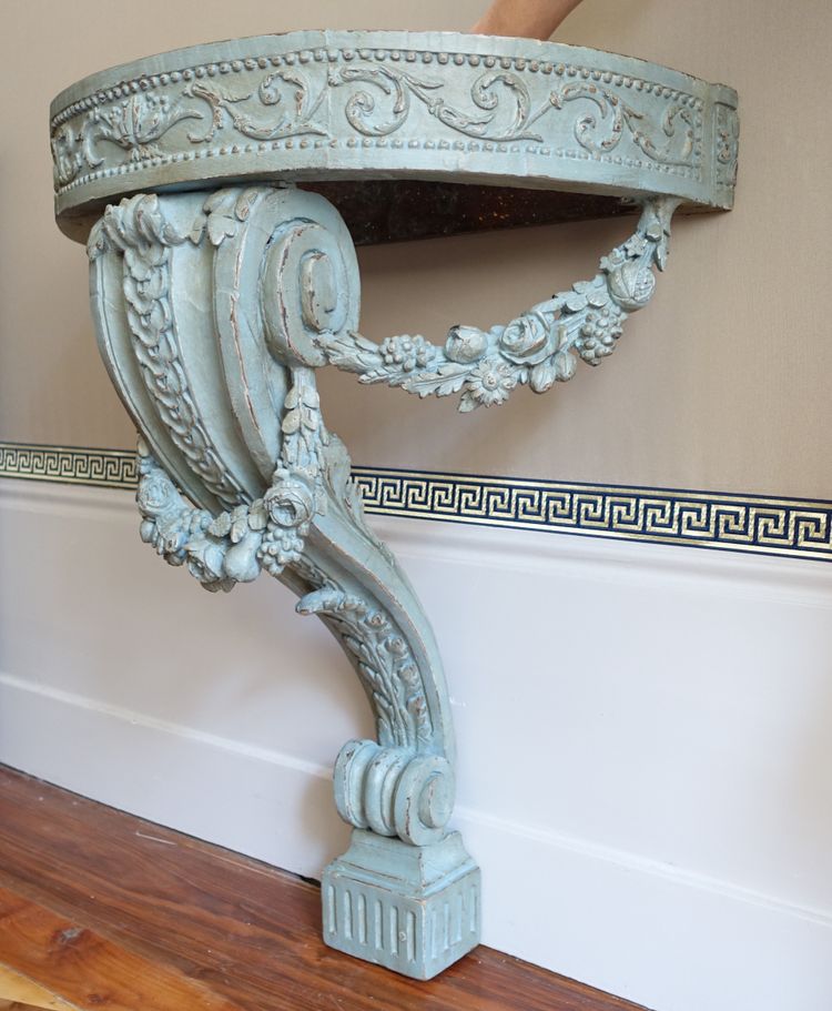 Console d'applique demi-lune d'époque Louis XVI dans le goût de Jacob, bois patiné et marbre