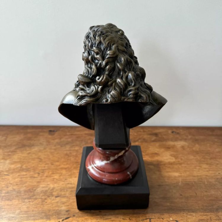 Busto in bronzo del XIX secolo raffigurante La Fontaine su base in marmo