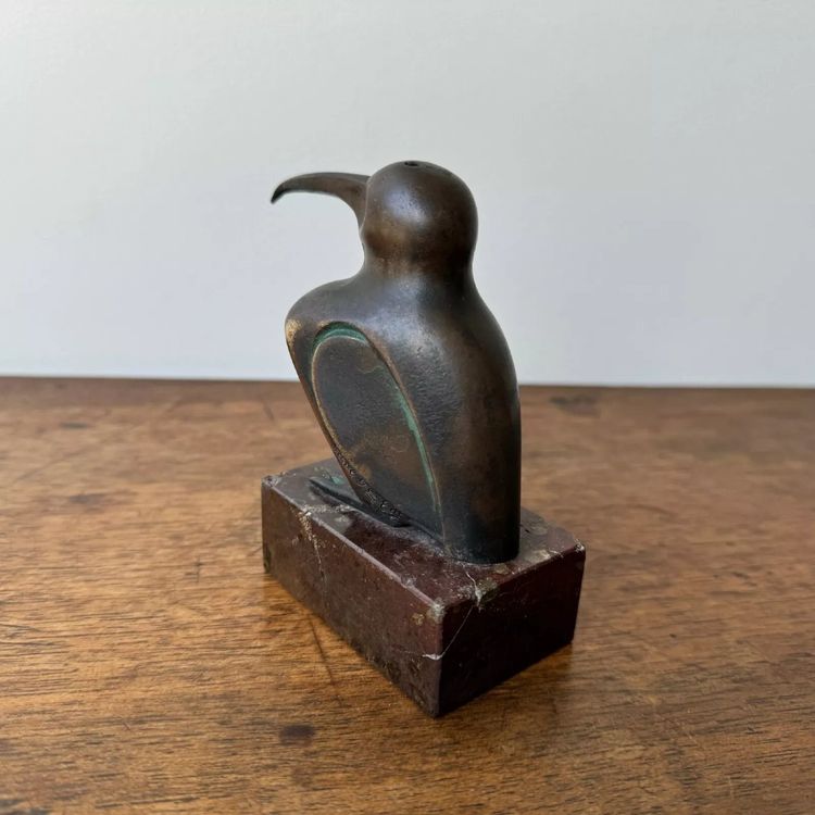 Sculpture representing a hummingbird by Edouard-Marcel Sandoz
