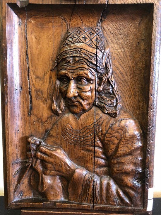 Ein Paar Porträts in Flachrelief geschnitzt. Volkskunst, 19. Jahrhundert
