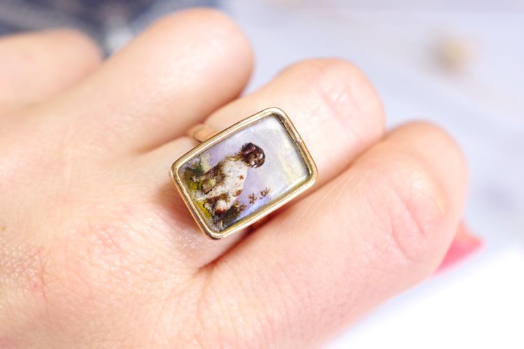 Victorian dog ring, Portrait miniature dog ring, 9k gold, England, Spaniel brittany
