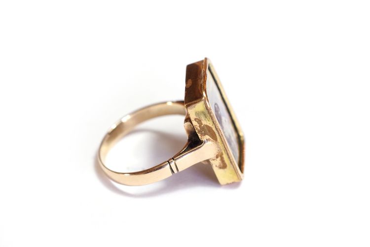 Victorian dog ring, Portrait miniature dog ring, 9k gold, England, Spaniel brittany
