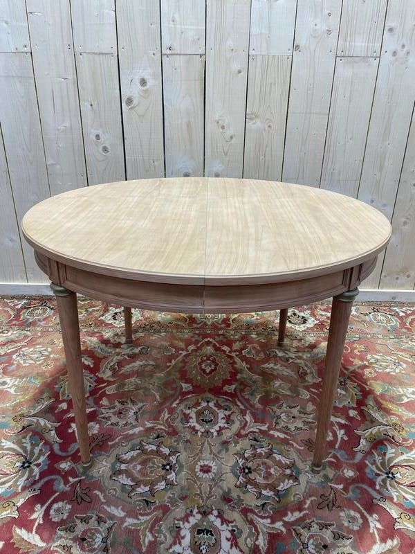 Louis XVI dining table in cherry and two extensions