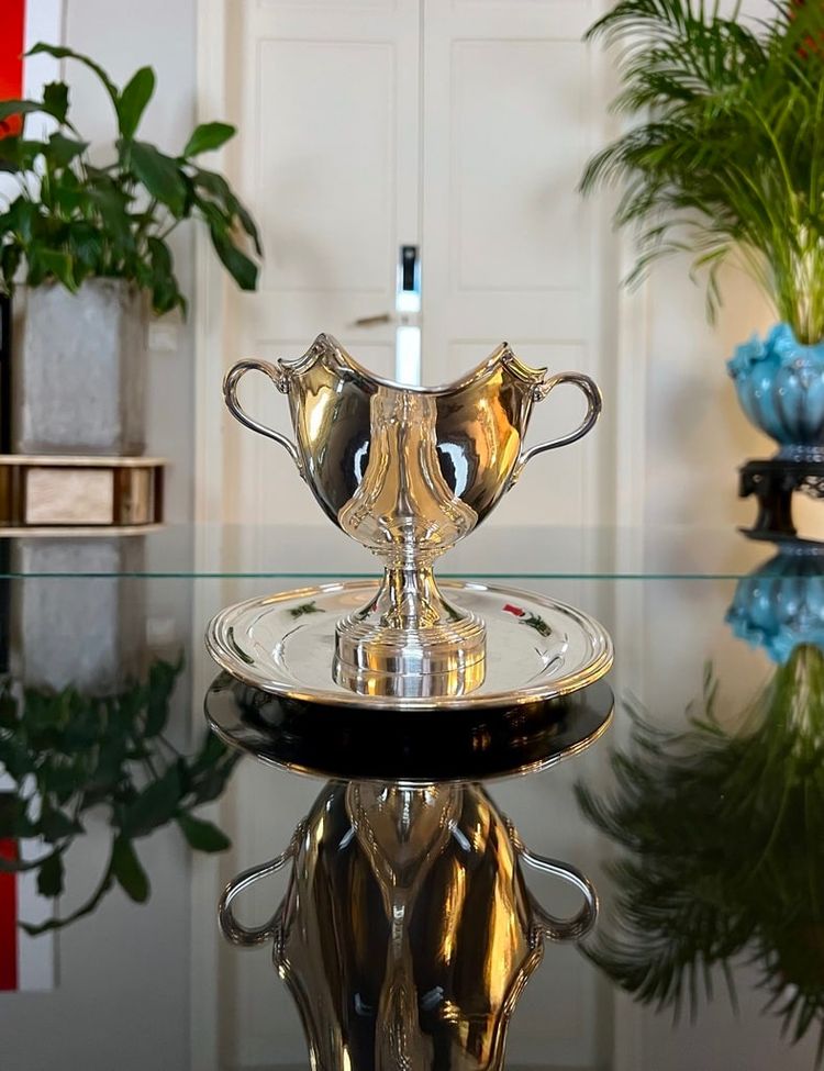 Saucière mit Tablett aus versilbertem Metall - Goldschmied Charles Christofle