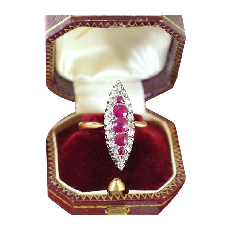 Anello marquise con rubini e diamanti in oro 18k e argento, anello navette antico