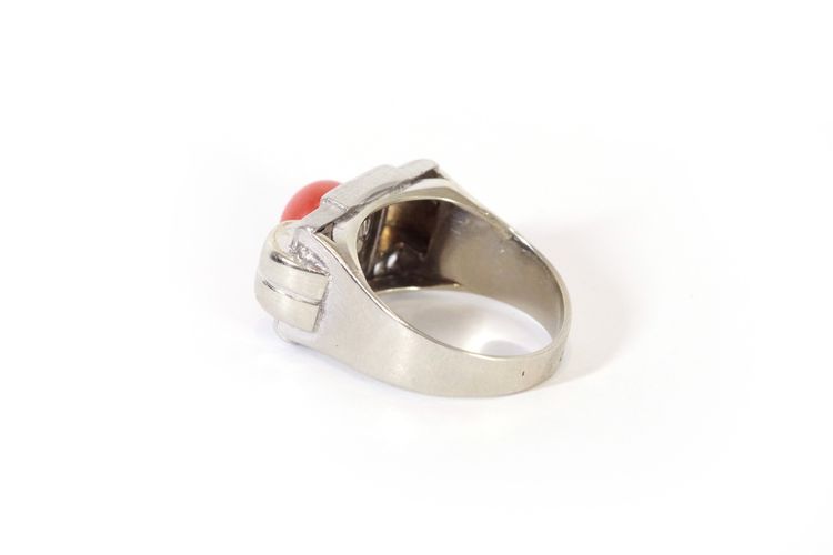 Anello Tank con diamanti corallo in oro 18k e platino, anello Tank, cabochon di corallo, diamanti taglio rosa