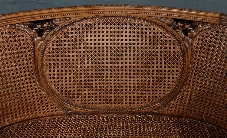 Louis XVI style walnut basket bench – 2nd part of the 19th century
