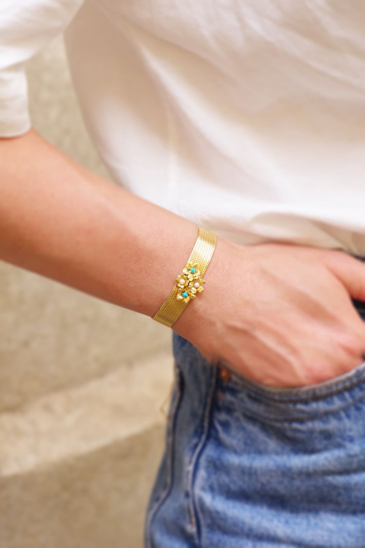 Bracciale con fiori turchesi e perline in oro 18k, cabochon di turchese, fiori, bracciale usato e trasformato