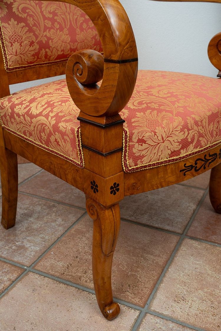 Paire de fauteuils anciens Charles X, France, XIXe siècle.