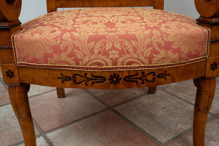 Paire de fauteuils anciens Charles X, France, XIXe siècle.