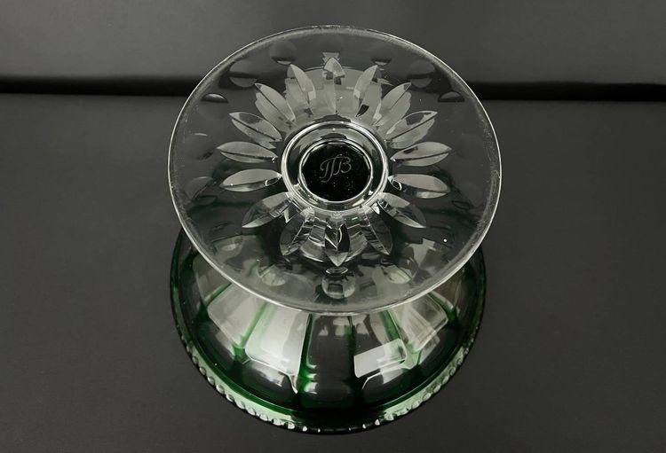 Coupe En Cristal Vert Taillé – Style Art Déco
