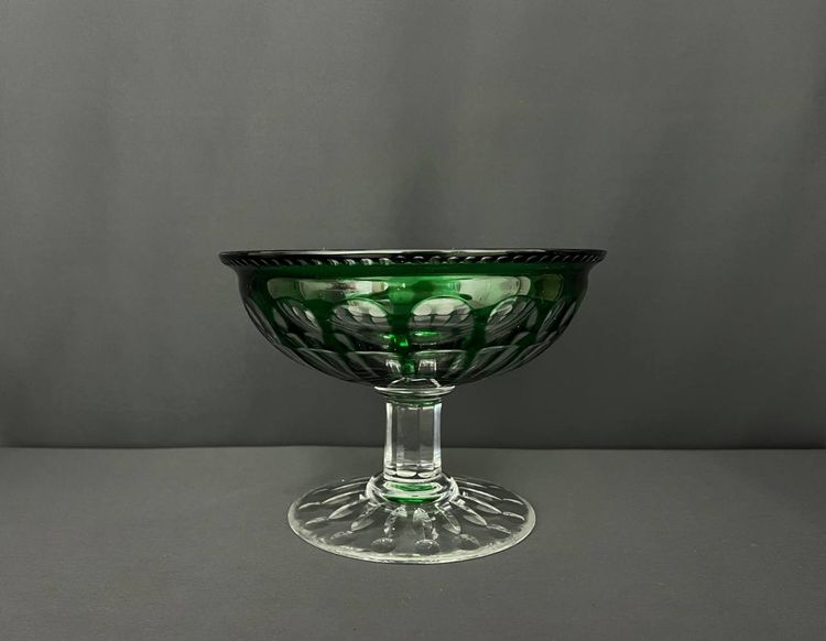 Coupe En Cristal Vert Taillé – Style Art Déco